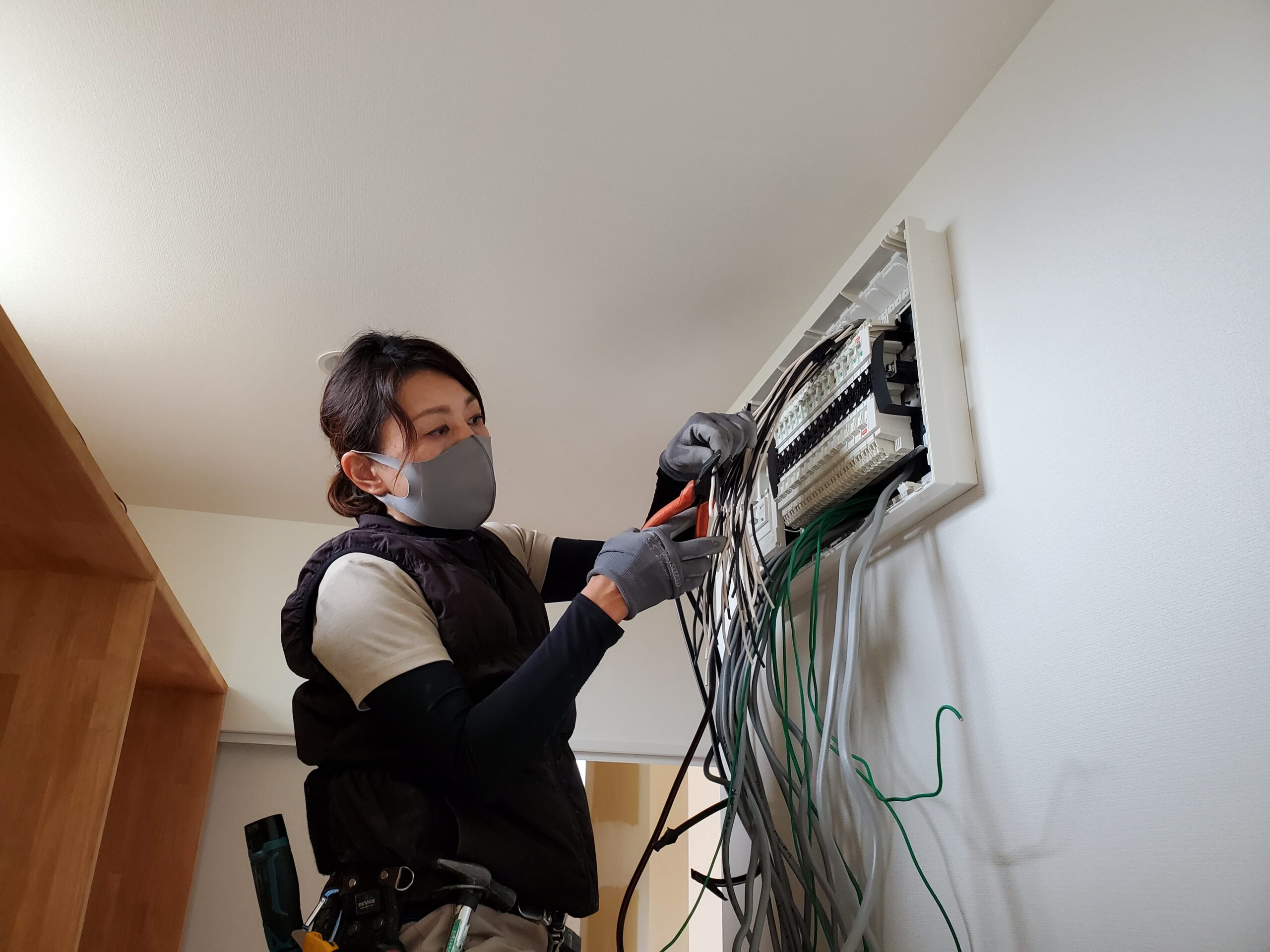 丸亀市新築一軒家、配線・照明器具取り付け、分電盤取り付け工事👷‍♂️